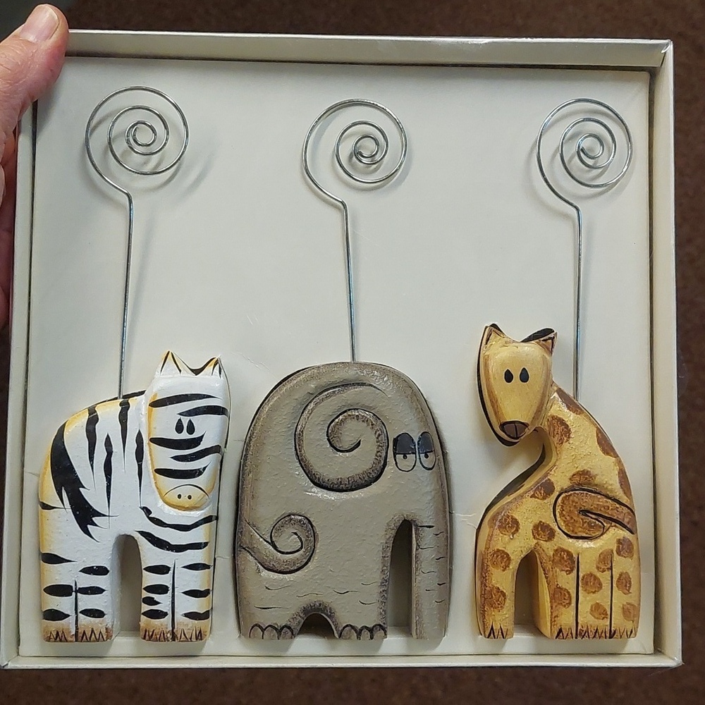 New Pier 1 Imports Wooden Safari Animals Handpainted Photos holders